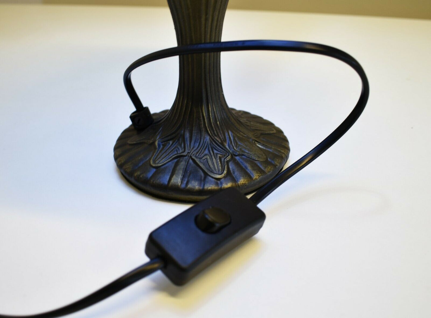 MaxSell Tiffany Style Table Lamp, Handcrafted, 10 inch Bedside Light, Desk Lamp, Stained Glass (TFTL-1012)